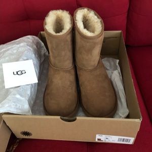 Ugg Classic II Short Boots